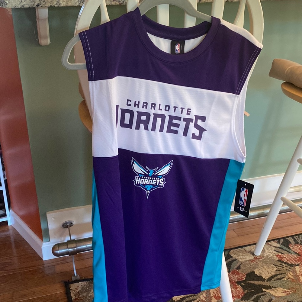 Men/boys NBA Charlotte hornets jersey. Size medium. Brand new.